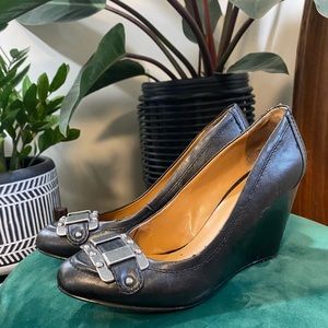 Black leather platform heels with buckle Nine West